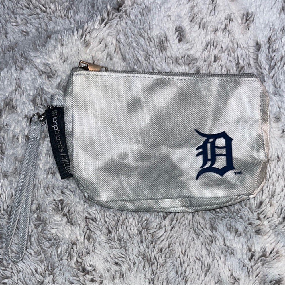 Silver Wristlet with Detroit Tigers Logo